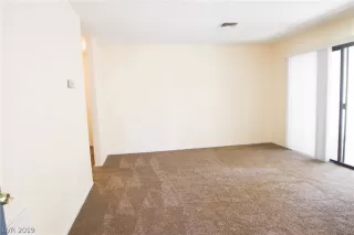 Photo #2: 2118412 Listing