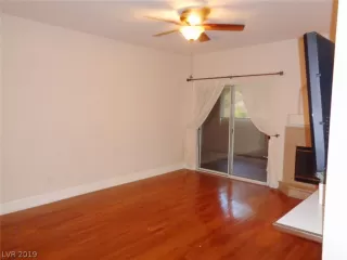 Photo #4: 2118415 Listing 