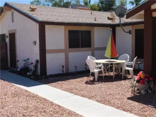 Photo #2: 2118420 Listing