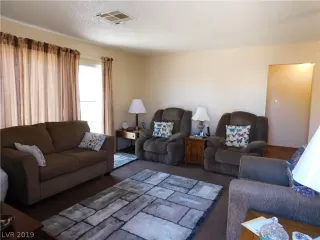 Photo #5: 2118420 Listing