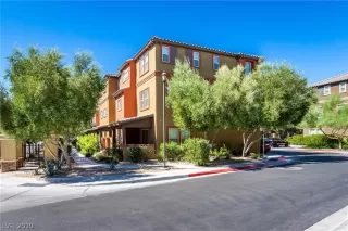 Photo #1: 2118424 Listing