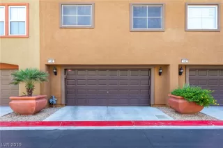 Photo #5: 2118424 Listing