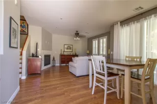 Photo #3: 2118433 Listing