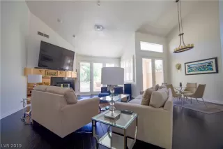 Photo #4: 2118477 Listing 