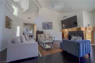 Photo #5: 2118477 Listing 