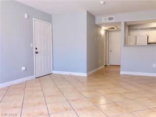 Photo #2: 2118478 Listing 