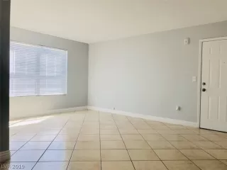 Photo #3: 2118478 Listing 