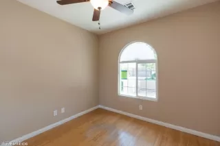 Photo #3: 2118502 Listing 