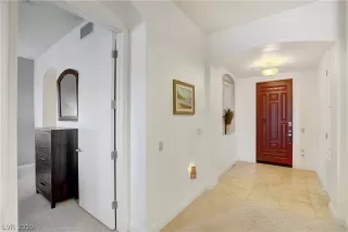 Photo #3: 2118512 Listing