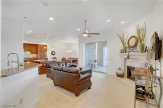 Photo #4: 2118512 Listing