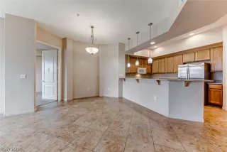 Photo #4: 2118523 Listing