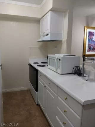 Photo #2: 2118527 Listing 