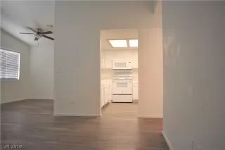 Photo #5: 2118560 Listing