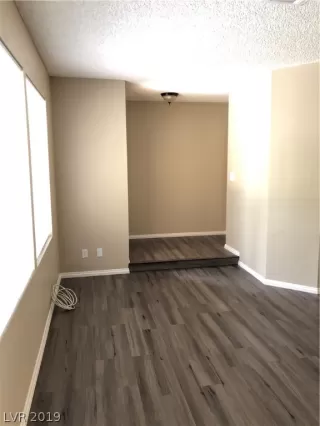 Photo #3: 2118572 Listing 