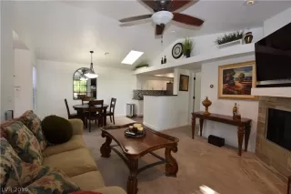 Photo #3: 2118592 Listing