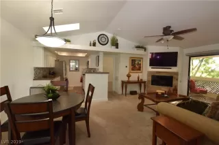 Photo #4: 2118592 Listing