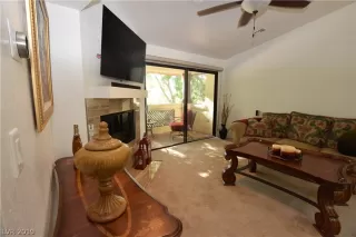 Photo #5: 2118592 Listing