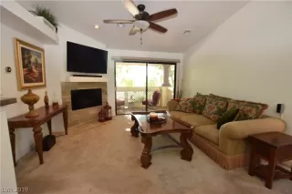 Photo #6: 2118592 Listing