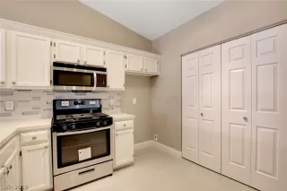 Photo #6: 2118622 Listing