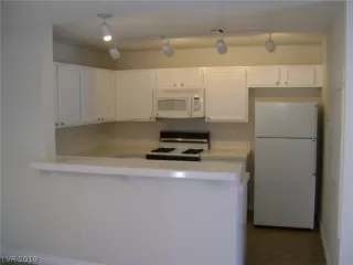 Photo #5: 2118716 Listing 