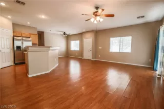 Photo #3: 2118722 Listing 