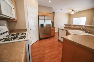 Photo #4: 2118722 Listing 