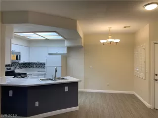 Photo #3: 2118741 Listing 