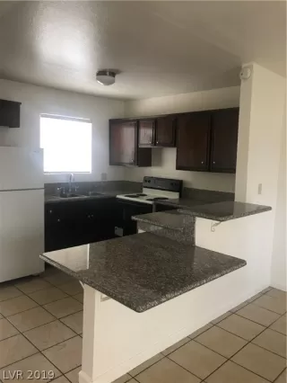 Photo #3: 2118803 Listing