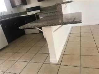 Photo #4: 2118803 Listing