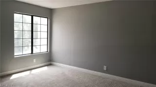 Photo #5: 2118807 Listing