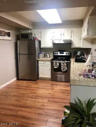 Photo #3: 2118819 Listing 