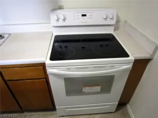 Photo #5: 2118838 Listing