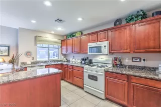 Photo #1: 2118848 Listing