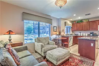 Photo #5: 2118848 Listing