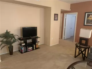 Photo #4: 2118859 Listing