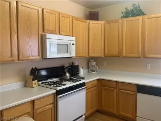 Photo #5: 2118859 Listing