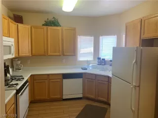 Photo #6: 2118859 Listing