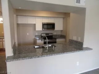 Photo #3: 2118910 Listing