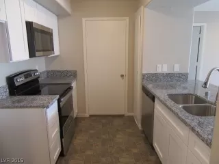 Photo #4: 2118910 Listing