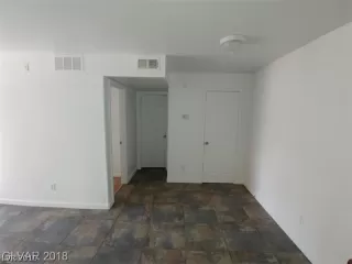 Photo #3: 2118949 Listing