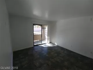 Photo #4: 2118949 Listing