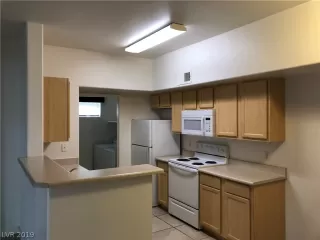 Photo #6: 2119100 Listing