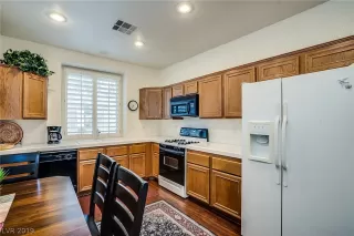 Photo #5: 2119127 Listing 