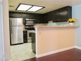 Photo #3: 2119178 Listing 