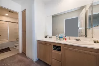 Photo #4: 2119200 Listing