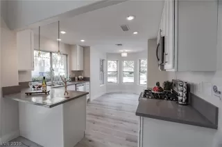 Photo #6: 2119243 Listing