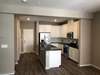 Photo #1: 2119264 Listing