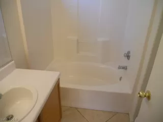 Photo #6: 2119281 Listing
