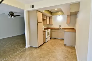 Photo #4: 2119285 Listing