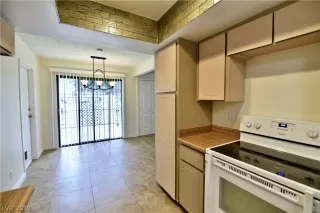 Photo #5: 2119285 Listing